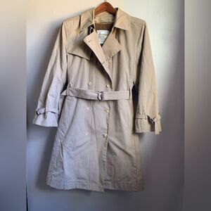 LONDON FOG Vintage Women  12PET. Belted Tan Trench Coat  Beige Double lining.